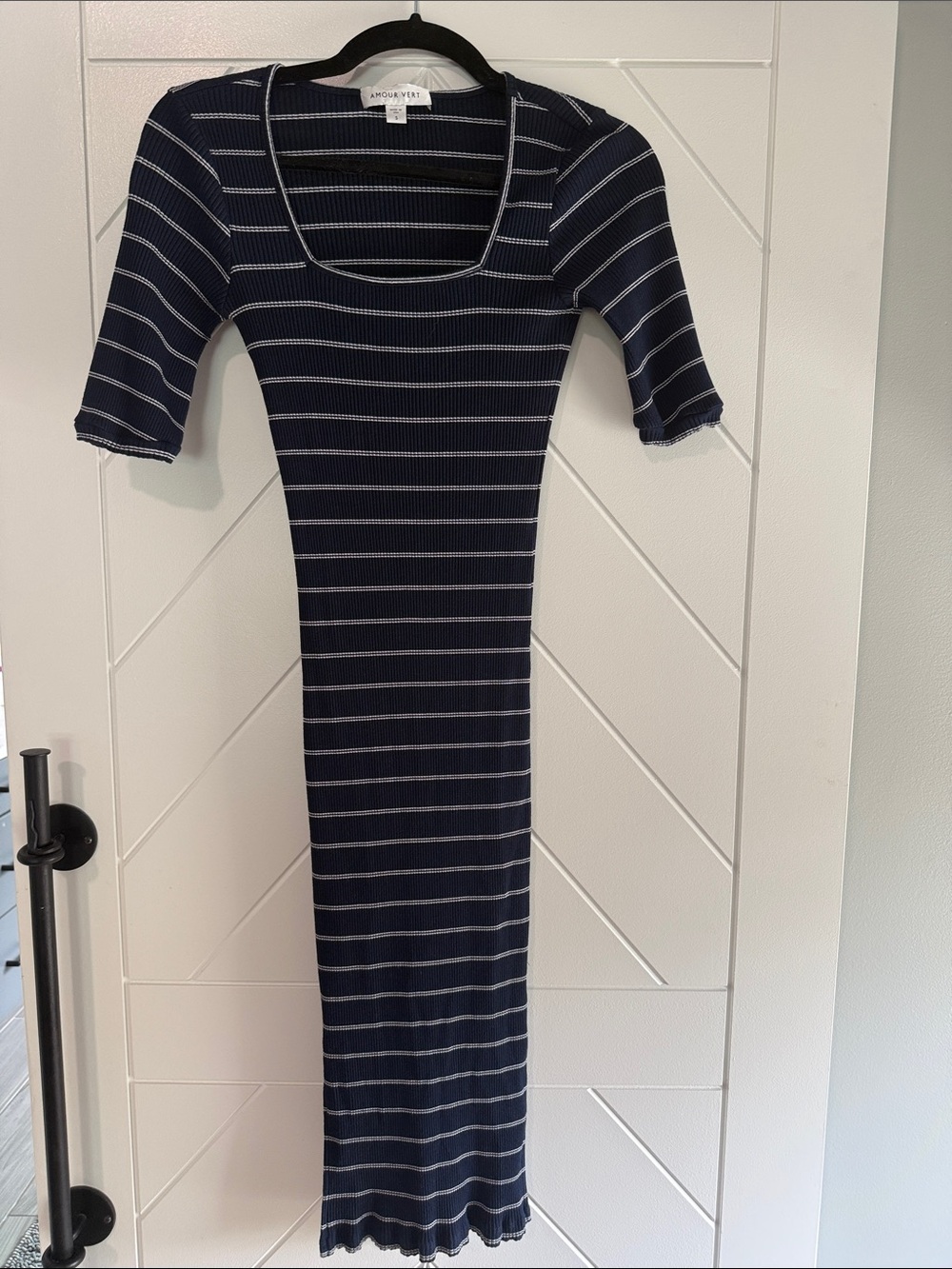 Amour Vert Striped Ribbed Scoop Neck Midi Dress Navy Blue / White Small